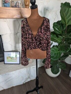 Lulu's Rose Gold And Black Sequin Top Size Large. Wore Once.